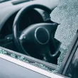 Агресия на пътя: Млад шофьор строши стъкло на кола в Пловдив