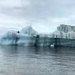 Огромен айсберг се откъсна и рухна във водата пред очите на туристи ВИДЕО