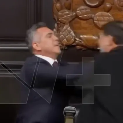 Заседание на мексиканския Сенат прерасна в насилие след като един