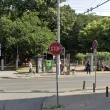 Момиче секна пътя на млад шофьор, вместо гняв и псувни получи усмивка