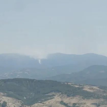 Пожарът в Национален парк Рила над Симитли все още не