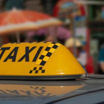 Сутрешно пътуване с такси в Добрич се превърна в пример