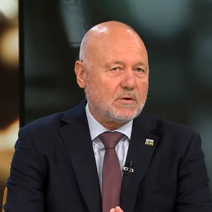 Тагарев: Визитата на Фон дер Лайен у нас няма пряка връзка със сделката с "Райнметал"