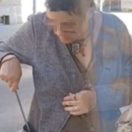 Жена с ножове, чукове и ножици всява страх в София
