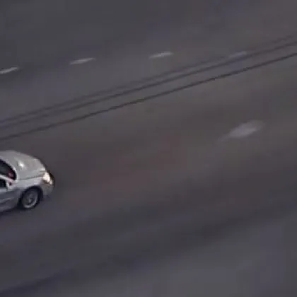 Апаш открадна кола в която имало три деца последва гонка