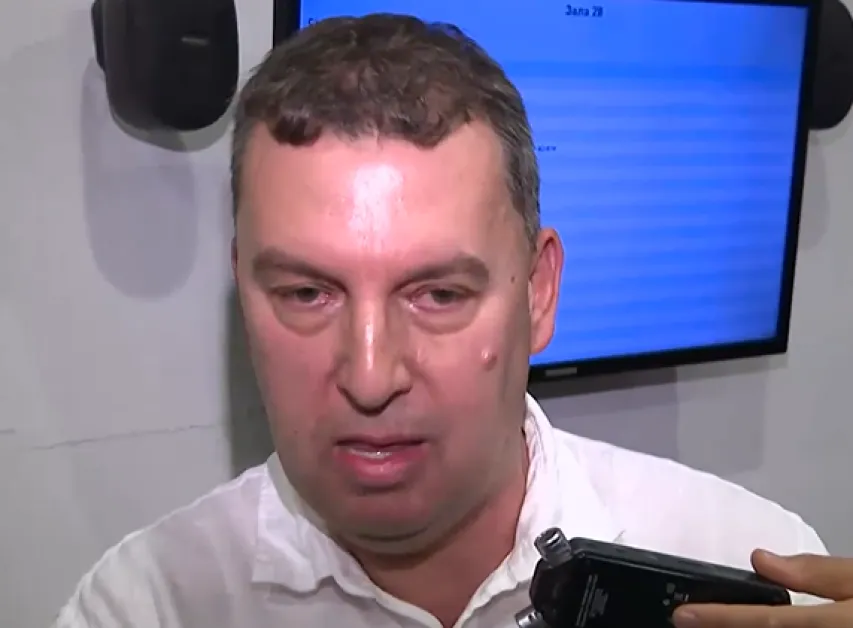 Може ли адвокатът на задържания за сексуални отношения с ученичка също да се окаже с обвинение