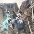 Над 800 са жертвите на труса в Афганистан, разрушени са цели села ВИДЕО+СНИМКИ