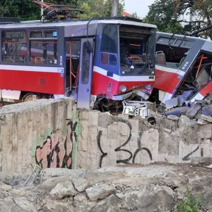По версия че трамваят е тръгнал сам а не е