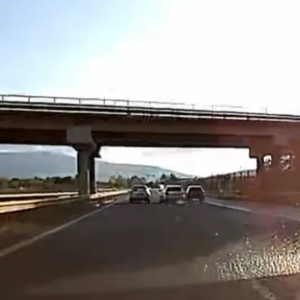 Нелепа и опасна случка по АМ Хемус възмути потребители в