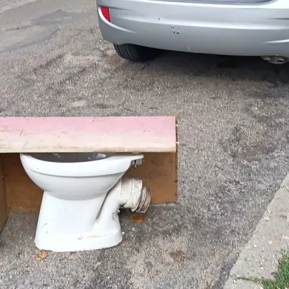 Абсурдите по родните пътища свързани с пазенето на публични паркоместа