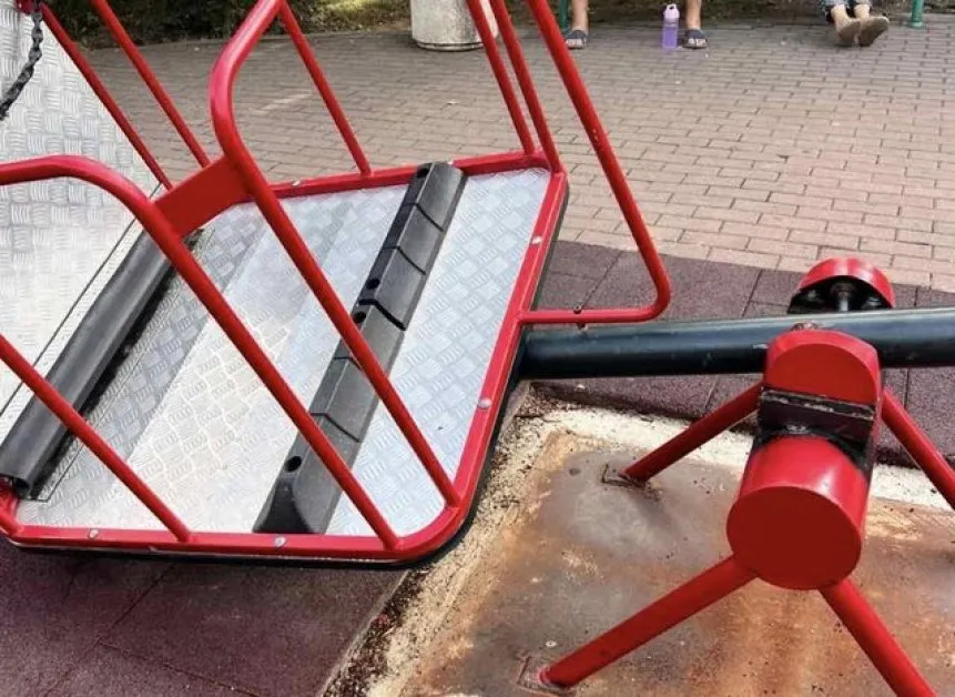 Потрошиха пак люлката за деца с увреждания в Казанлък
