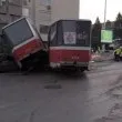 Неизвестен подкара трамвай в София! Помете 7 коли, заби се в подлез СНИМКИ