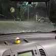 Потрошиха с камък стъклото на движеща се кола СНИМКА