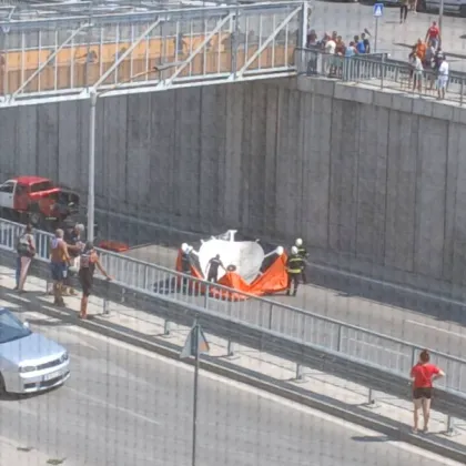 Млад мъж скочи от пасарелка във Варна За инцидент сигнализираха