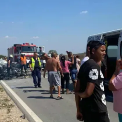 Челен удар между две коли на изхода на село Константиново