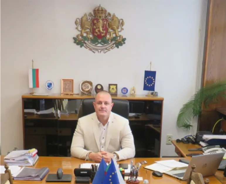 Даниел Митов и Мирослав Рашков ще посетят пребития шеф на полицията в Русе