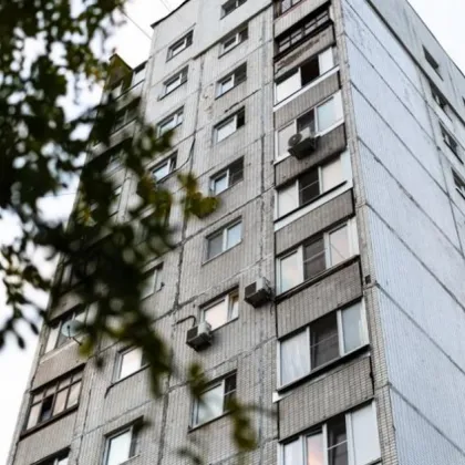 17 годишно момиче полетя от 6 я етаж на блок в най големия