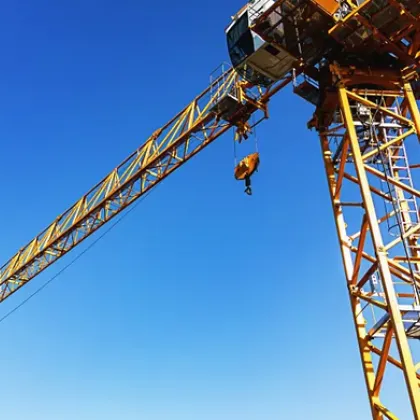 Тийнейджъри се качиха на 200 метров кран на строеж в столицата