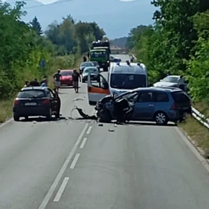 Катастрофа стана днес на пътя Пазарджик Пещера Най малко две превозни средства са