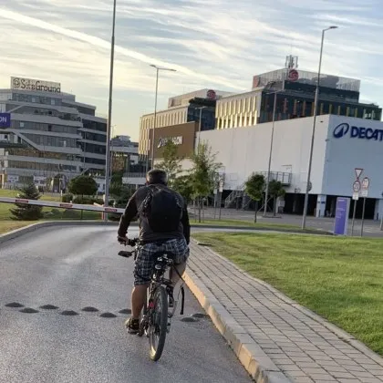 Съобщиха за надменен велосипедист в социалните мрежи В София пътничка в