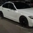 БМВ на квадрат: Шофьор спря на две инвалидни паркоместа СНИМКА