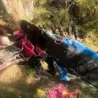 Туристически автобус се обърна в дълбока пропаст