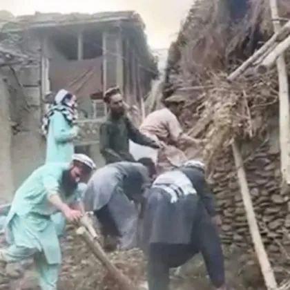 Няколко дни след разрушителното земетресение в източната част на Афганистан