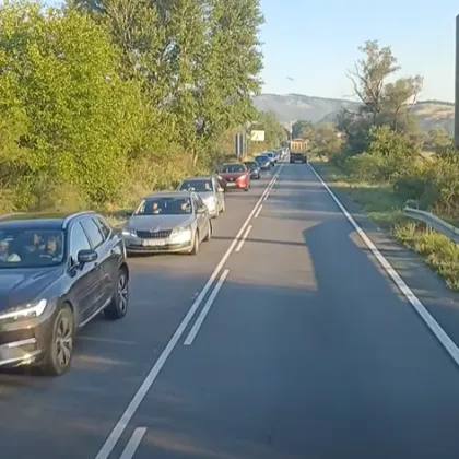 Сериозно задръстване затруднява движението в посока ГКПП Кулата тази сутрин