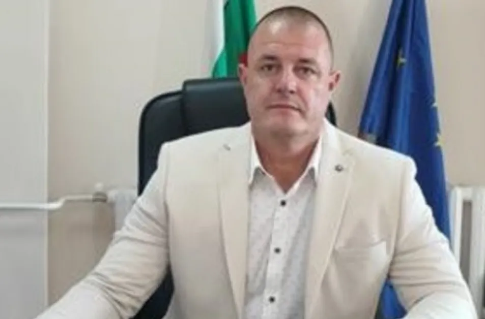 Задържаха под стража единият от обвинените за побоя над полицейски началник