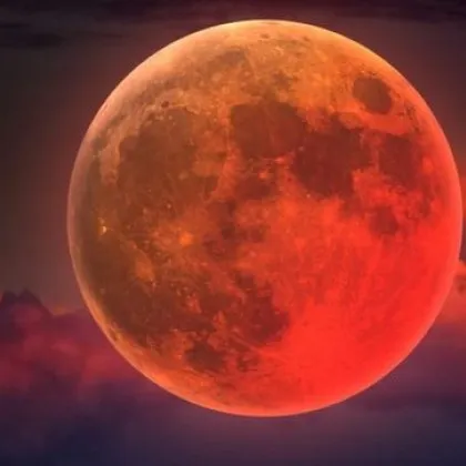 На 7 септември 2025 г неделя вечерта небето над България