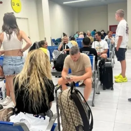 Българи чакат с часове на летището в Ханя остров Крит