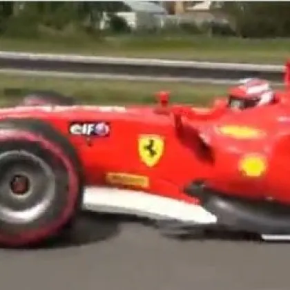 След шест години гонки и загадъчни появавания на червен болид