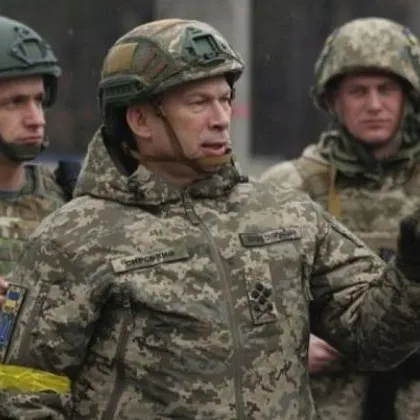 Сирски: Русия разполага с най-малко "три пъти повече" сили