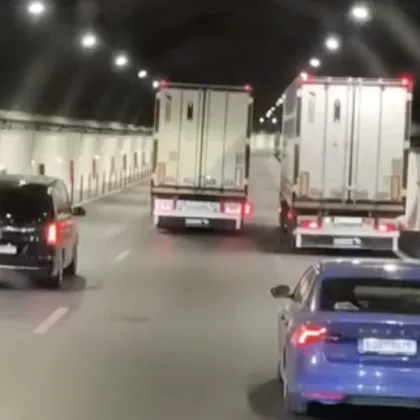 Три камиона с турска регистрация са профучали със скорост от