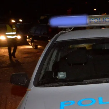 Задържаха агресивен украинец след като нападна полицаи заради скоба на