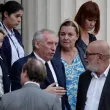 Франция на ръба на протести след падането на правителството