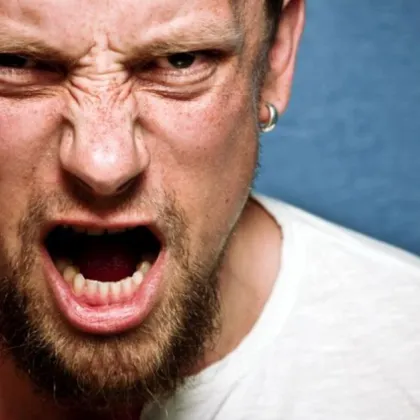 Софийска районна прокуратура обвини 47 годишен мъж нанесъл телесна повреда на майка си и заканил се с убийство на