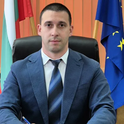 Областният управител на Плевен Николай Абрашев е освободен от поста си Вероятните