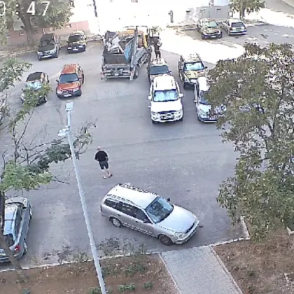 Стара Загора 9 септември Сутринта строителен камион удря паркиран автомобил