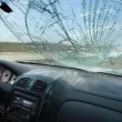 Автомобил се обърна на една страна и рани мъж в Хисаря