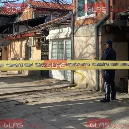 Обвиниха 15-годишен и мъж, заплашили със спрей и нож непълнолетен в София