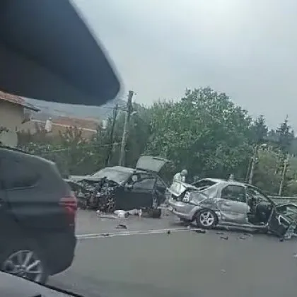 Тежък сблъсък край София! Щетите са огромни ВИДЕО+СНИМКИ