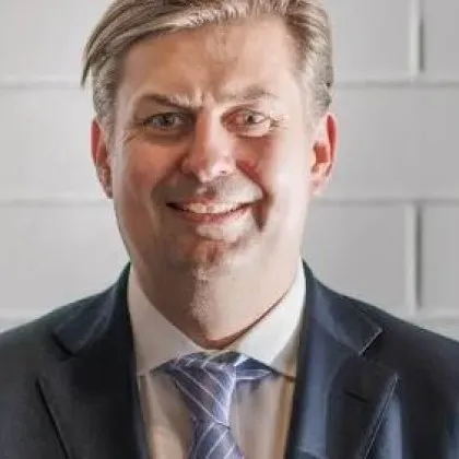 Германските следствени служби нахлуха в офисите на крайнодесния депутат Максимилиан