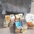 Варненец спасява книги от кофата за боклук: „Аз ще ги съхраня за идните поколения!"