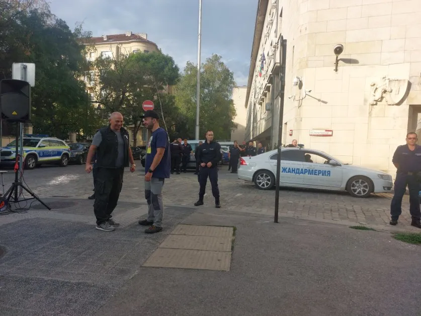 В София протестиращи искаха оставката на Даниел Митов
