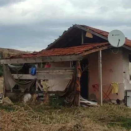 Вижте СНИМКИ на убитата в Крайници жена и съпруга й