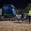 Челна катастрофа в София, блъснаха се камион и кола СНИМКИ