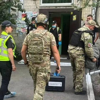 Двама загинаха в Киев след експлозия на граната в апартамент