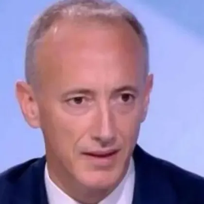 Образователният министър Красимир Вълчев отправи приветствие към всички ученици учители