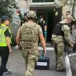 Двама загинаха в Киев след експлозия на граната в апартамент